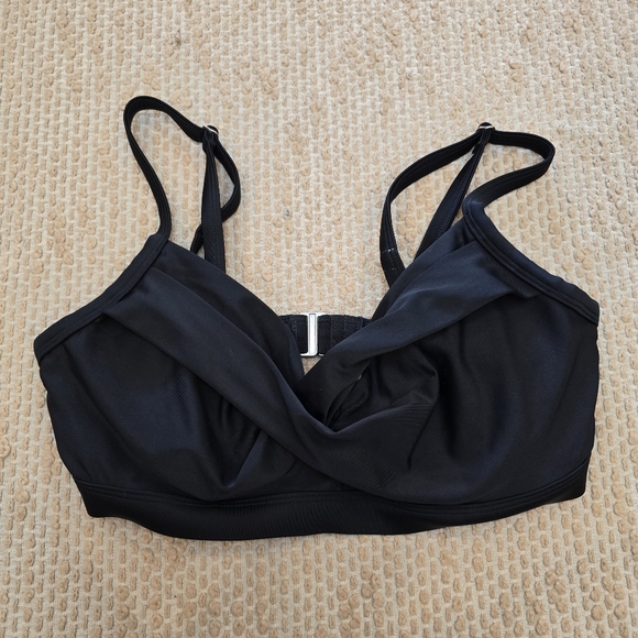 ATHLETA Women's Black Twist Bikini Top 34 D/DD Adjustable EXCELLENT - Picture 8 of 8